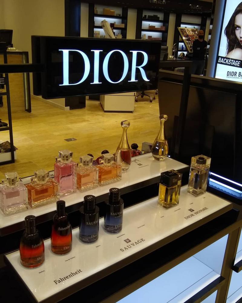 Gondola Dior Rouge Devoto Shopping