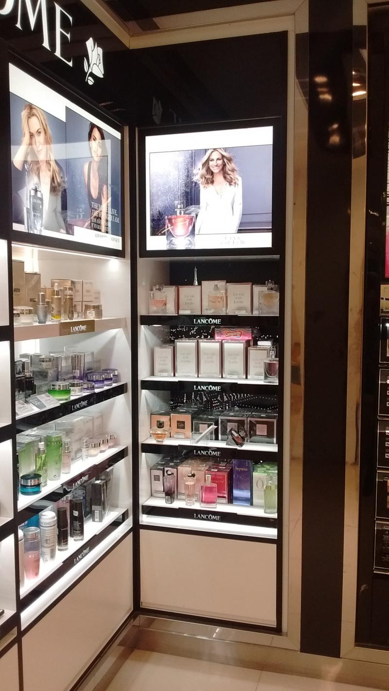 GIACOMETTI GROUP LANCOME Duty Free Shop Aeroparque GIACOMETTI GROUP LANCOME Duty Free Shop Aeroparque