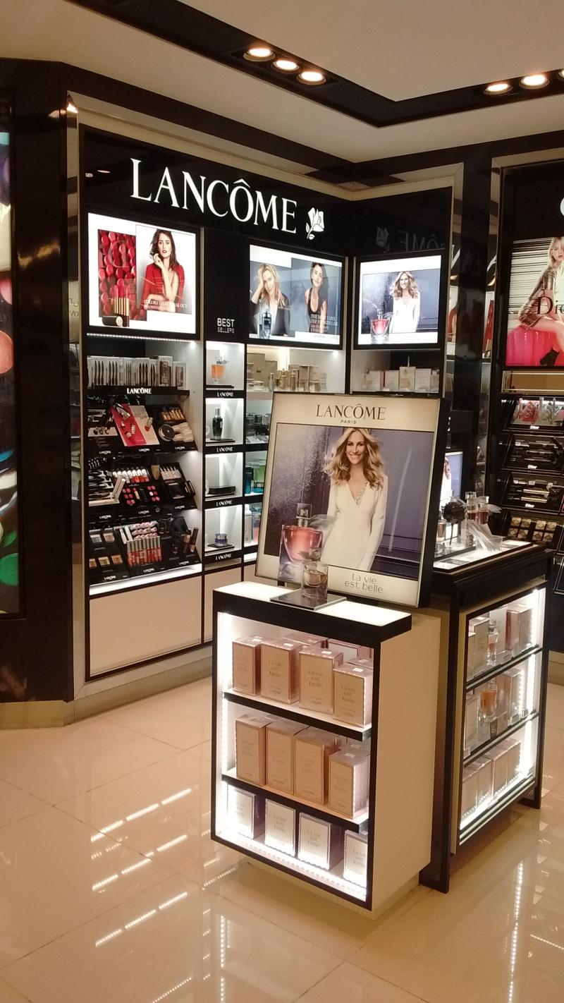 GIACOMETTI GROUP LANCOME Duty Free Shop Aeroparque GIACOMETTI GROUP LANCOME Duty Free Shop Aeroparque